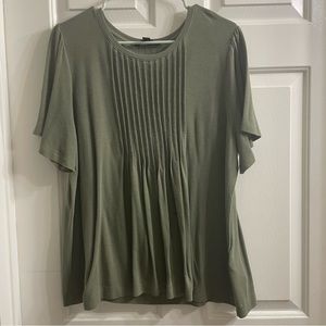 Olive green pleated shirt with flutter sleeves Banana Republic size Large